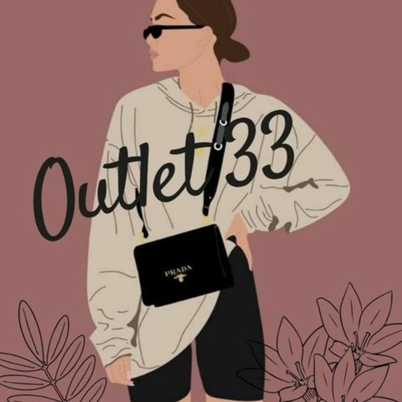 Meet your Posher, Becca - Picture 1 of 1